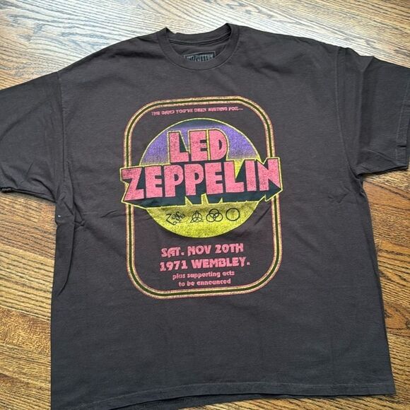 Urban Outfitters Led Zeppelin 1971 Wembley Stadium T-Shirt Dress Size S/M - Picture 2 of 6